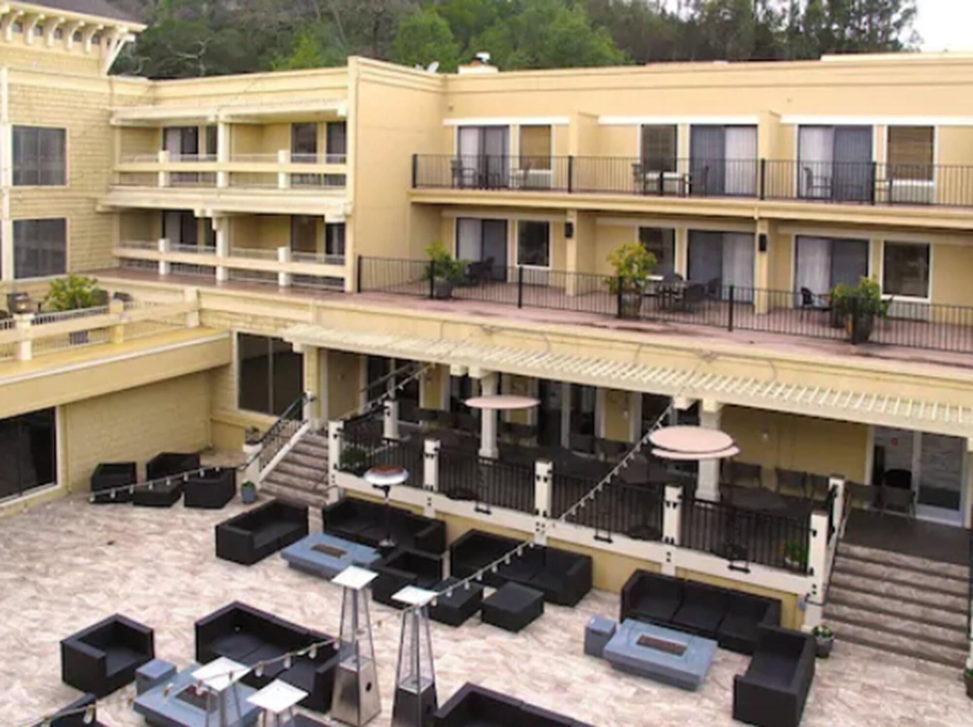 فندق لوس غاتوسفي  تول هاوس هوتل المظهر الخارجي الصورة